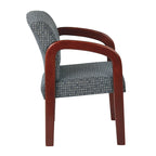 Chaise visiteur à cadre en bois avec revêtement en tissu – Indigo / Cacao / Frêne / Luna, pieds finition cerisier, 1 place