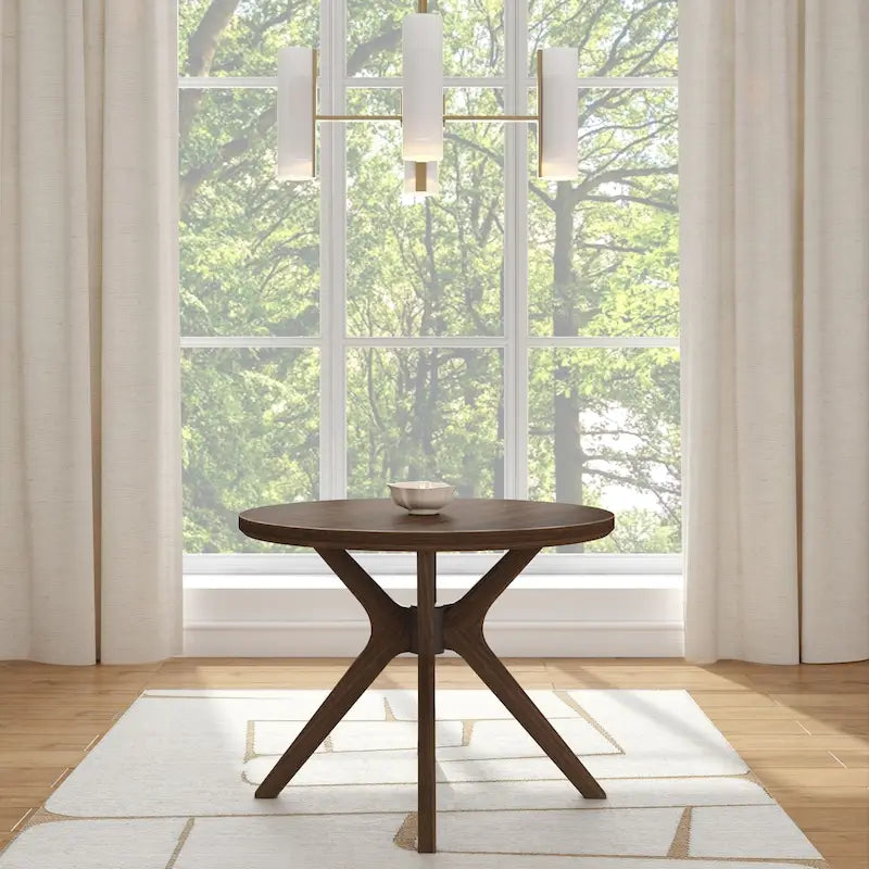 Table à manger ronde en pin massif avec piètement croisé – Blanc côtier brossé / Noyer, 38 po, 4 places